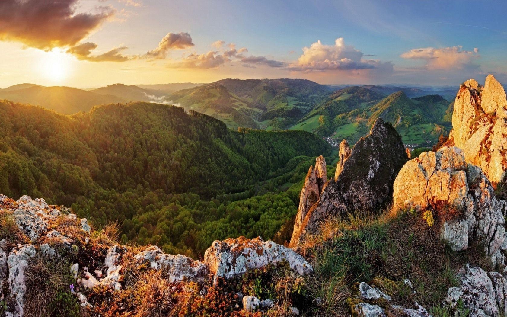 緑の谷, ロッキー山脈, 壮大な山岳風景, 自然探索