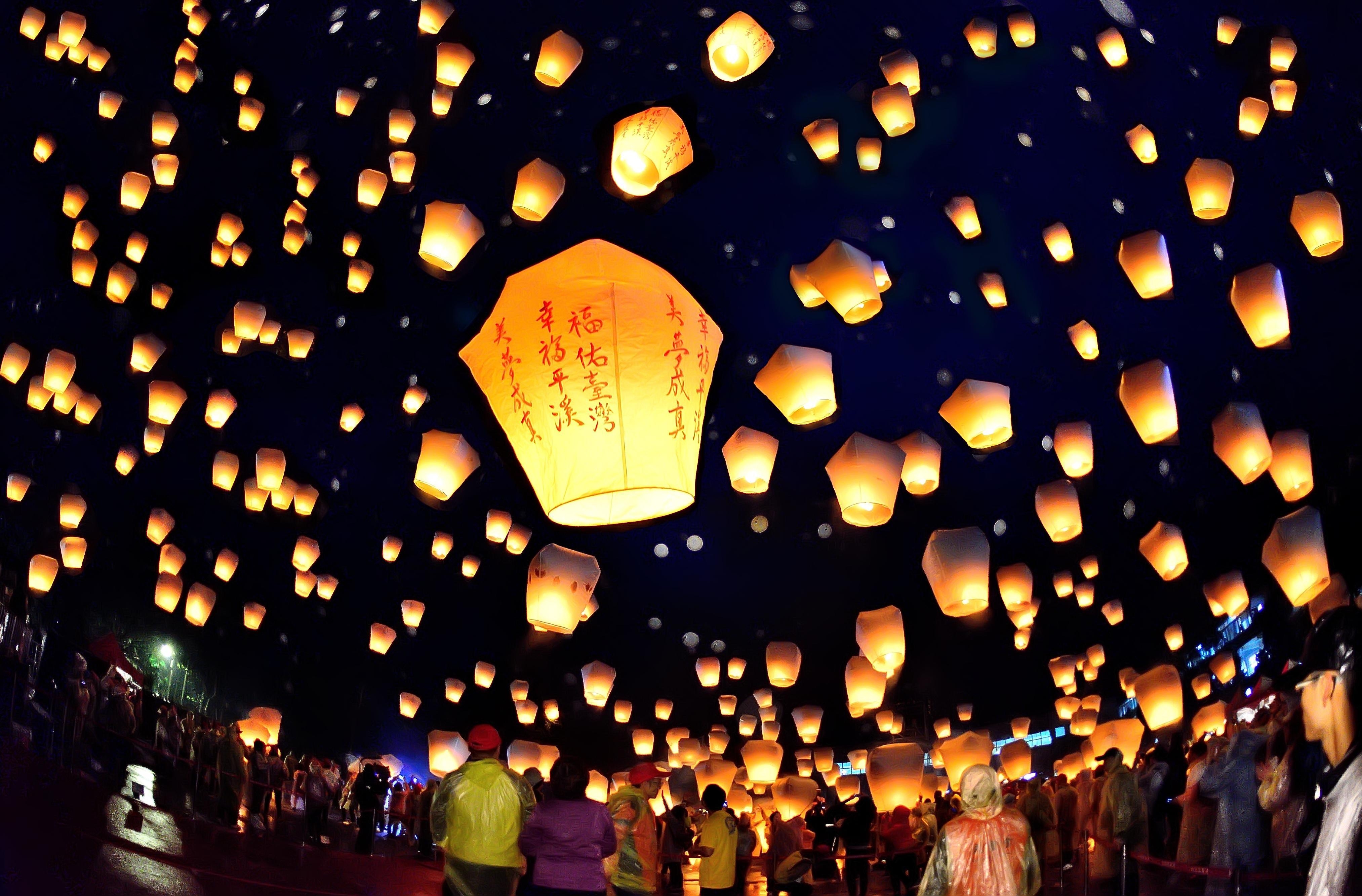 ピンシーランタン, 台湾, 夜空, 願いが流れる