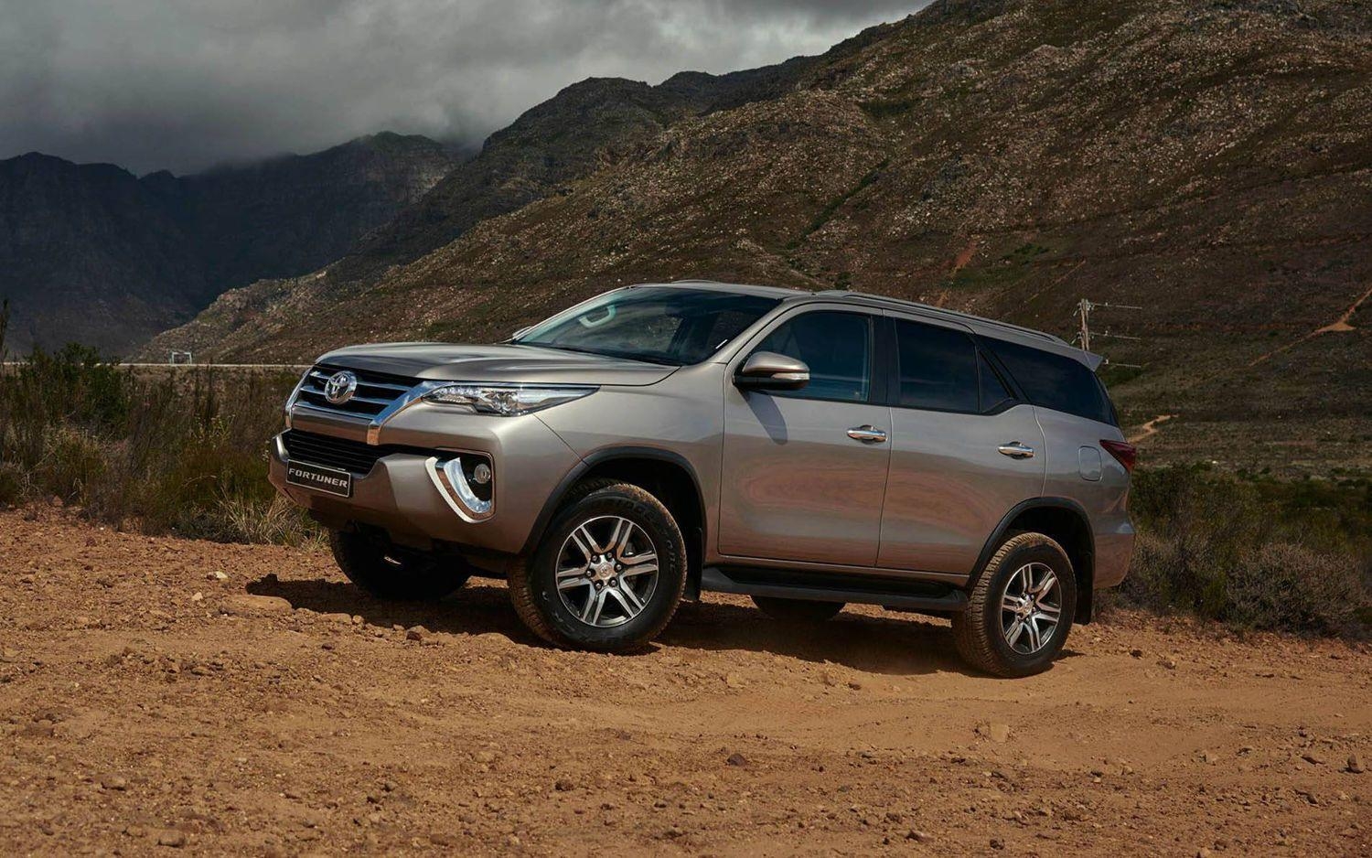 Fortuner 2017 比較, SW4 SR, トヨタ SUV, 車 性能