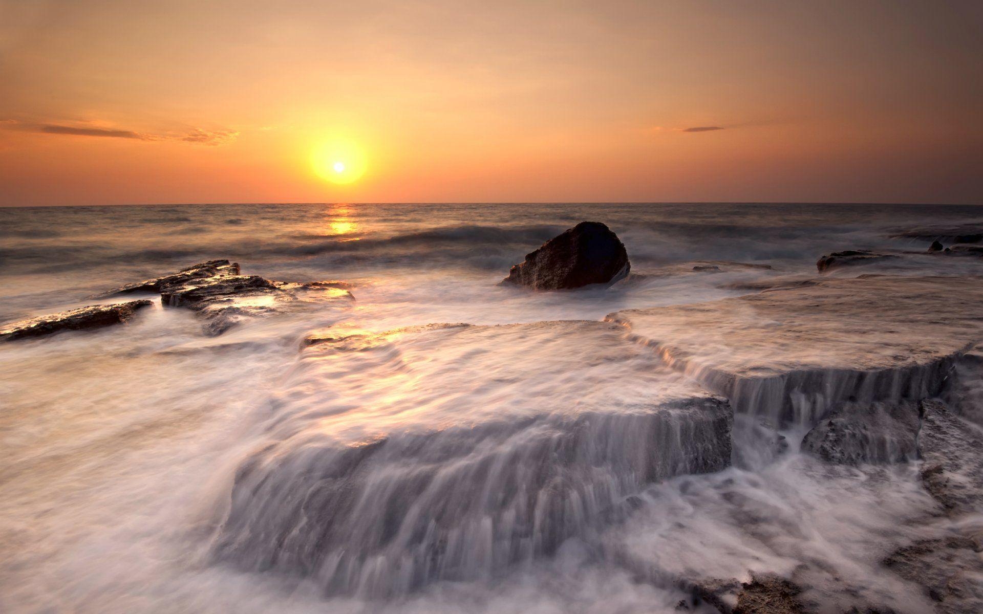 夕日の海岸、ビーチ、夜の太陽