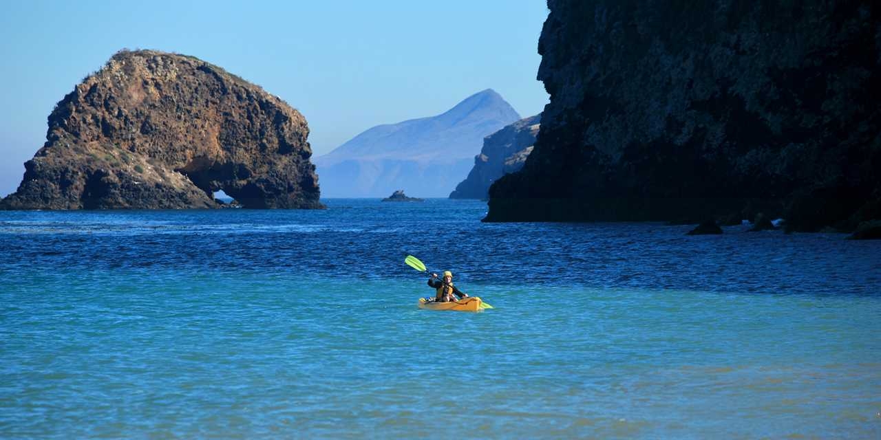 チャネル諸島、スポットライト、五つの島、訪問