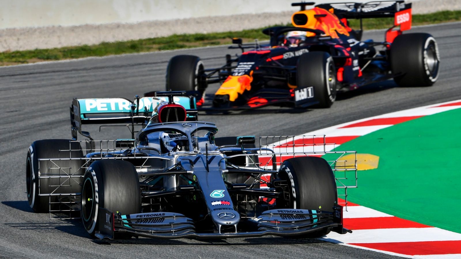 トト・ヴォルフ, レッドブル, メルセデス, F1脅威