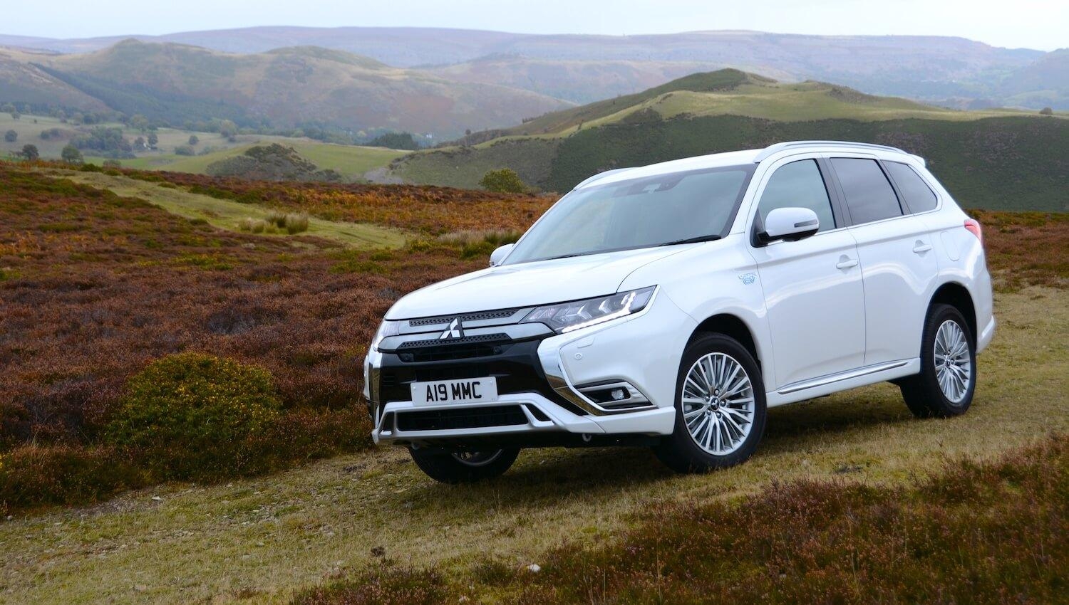 アウトランダーPHEV, 4WD, 2019レビュー, 車情報