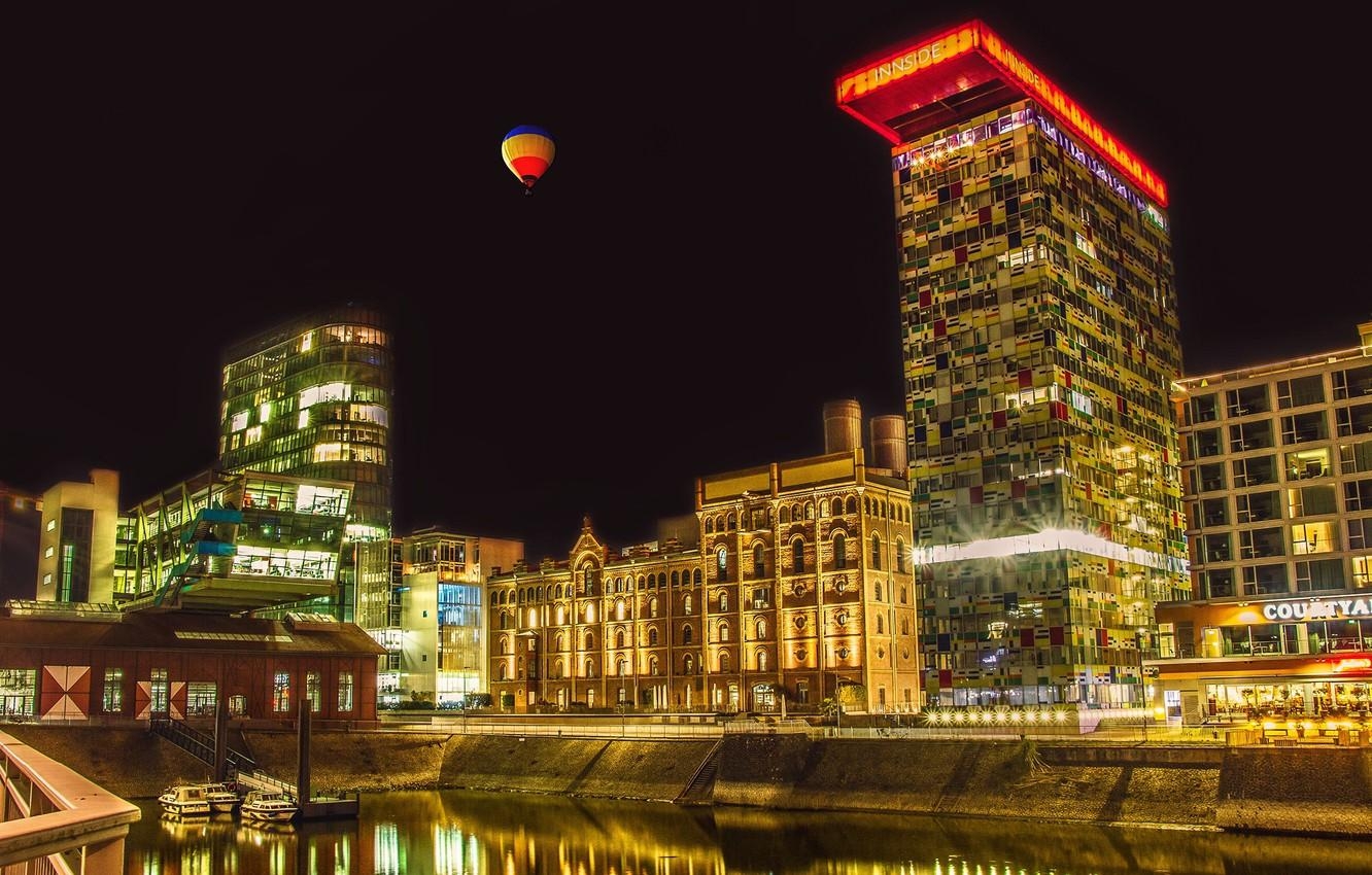 夜の空, バルーン建物, 家, ドイツ