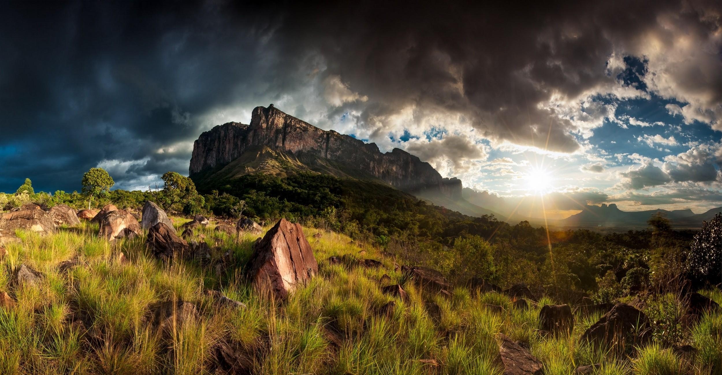 自然風景、ロライマ山、夕日、木々と雲