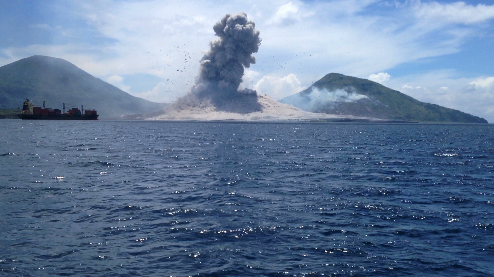 火山ショック波, 動画, 自然, ニラゴンゴ山