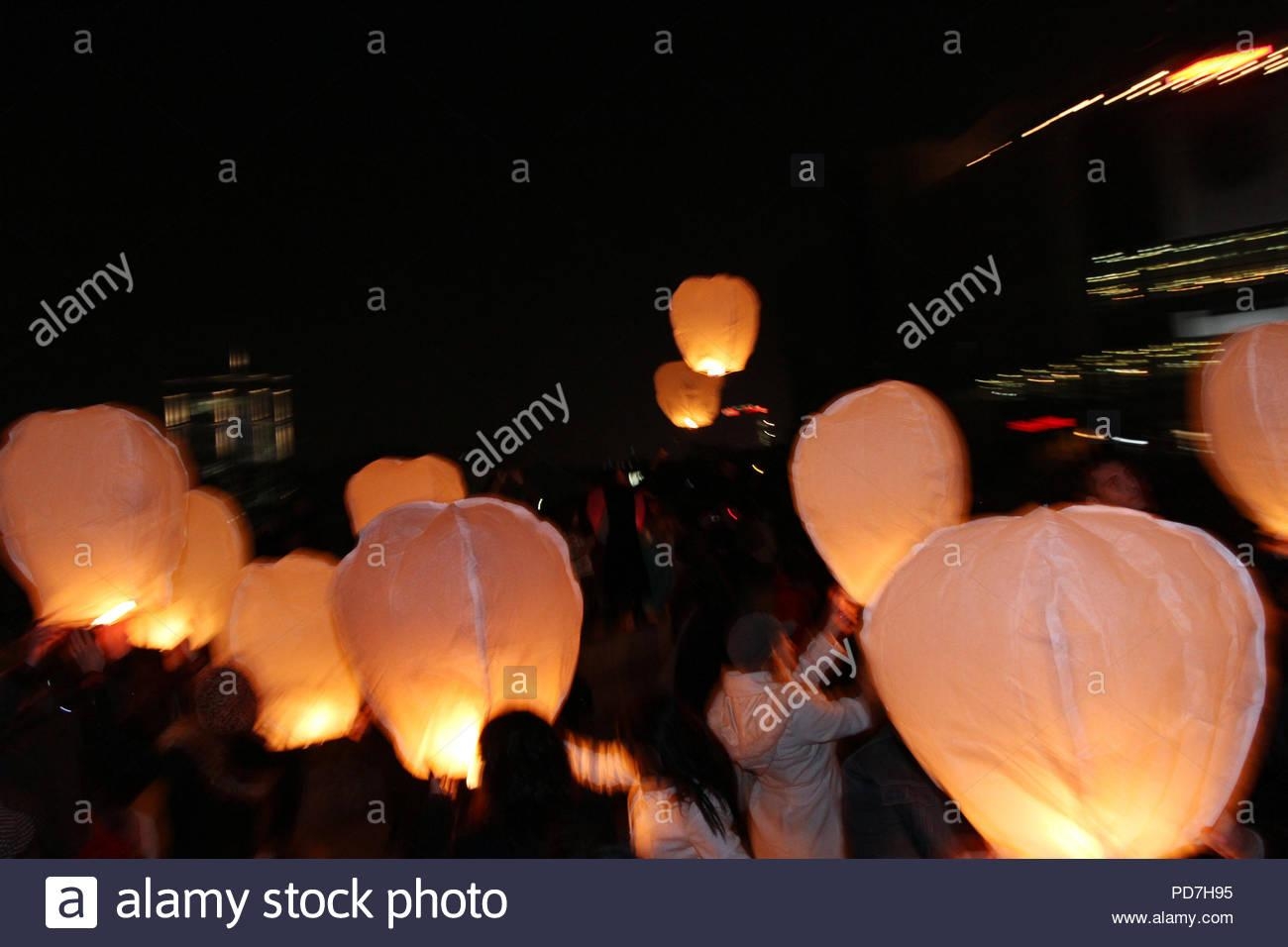 スカイランタン, 灯篭流し, ディーパバリ, 中国の光祭