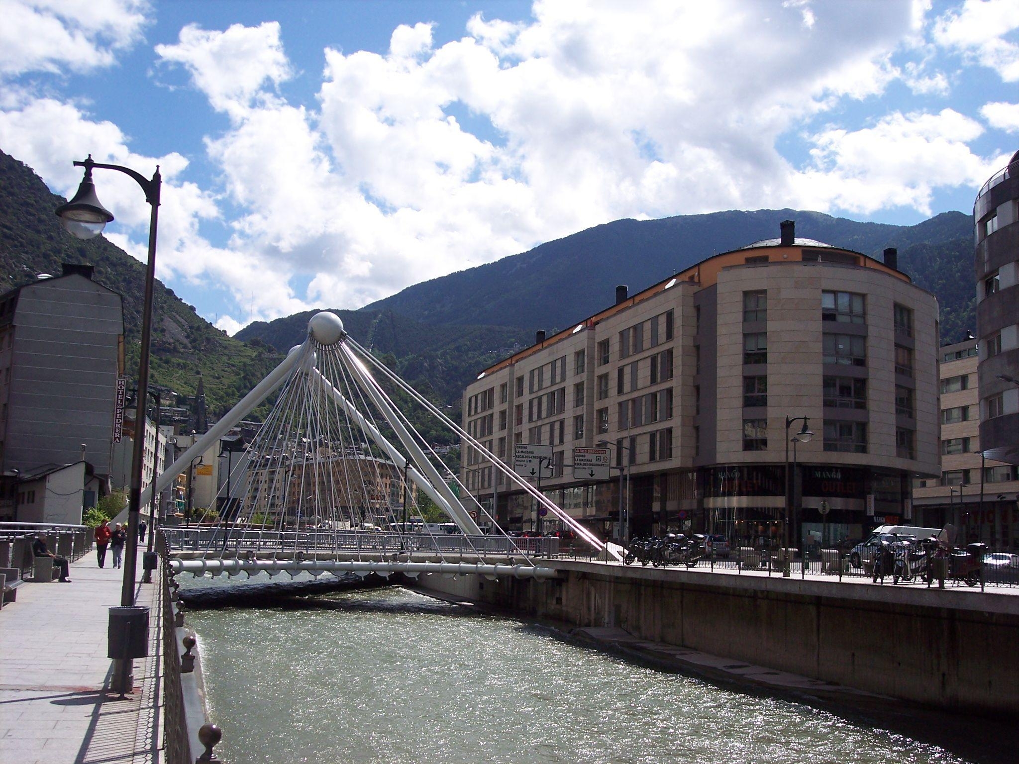 アンドラ・ラ・ベリャ, 橋, 建築, 旅行