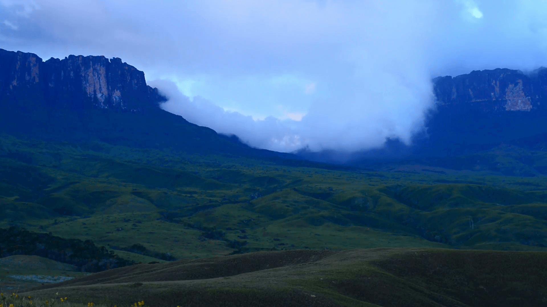 ロライマ山の雲、夕方、カナイマ、風景