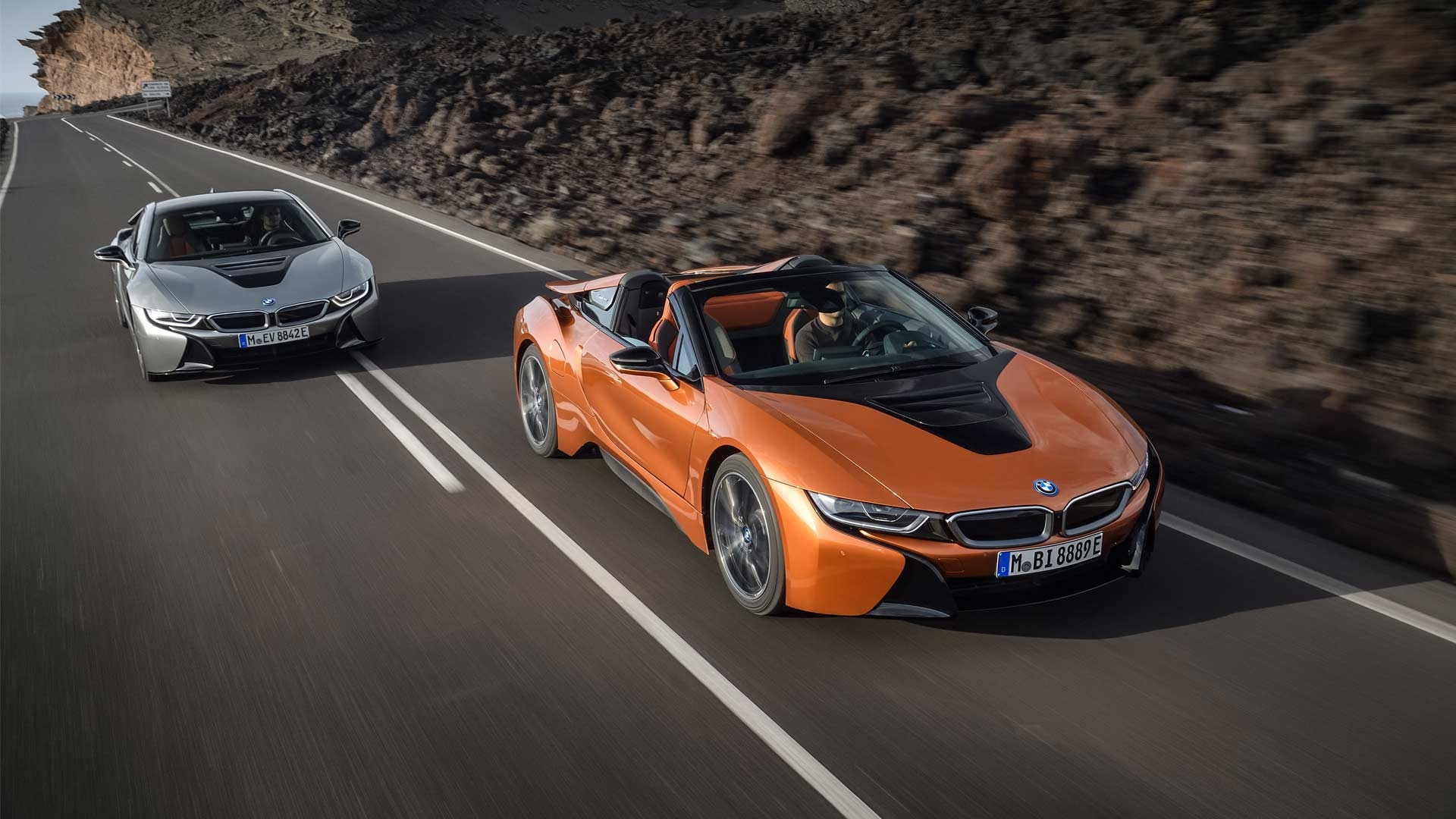 BMW i8 ロードスター, デビュー, クーペ, 新車